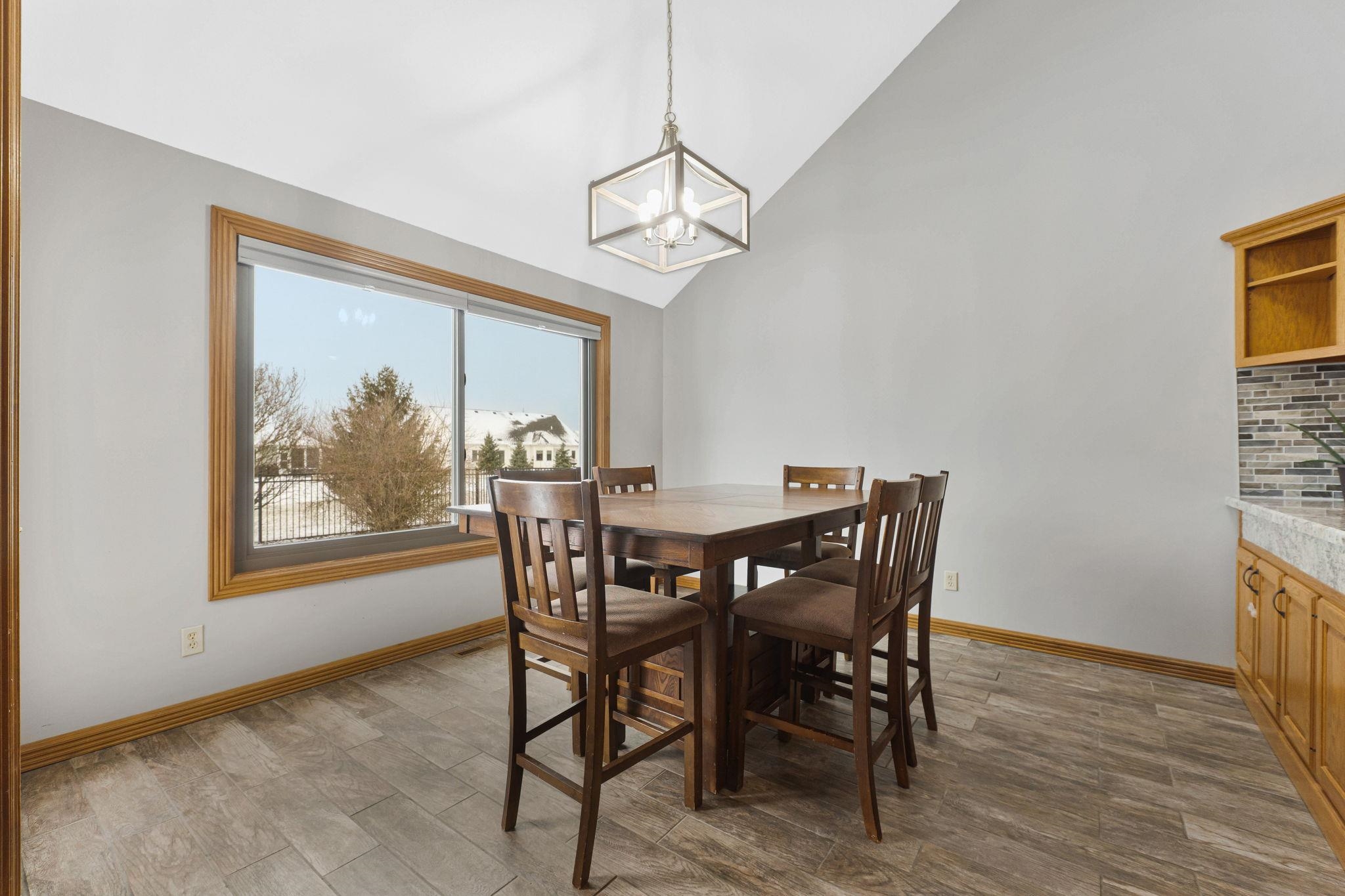 401 Hunters Ridge Auburn, IN 46706 - Photo 8 of 36 Gallery Image 8