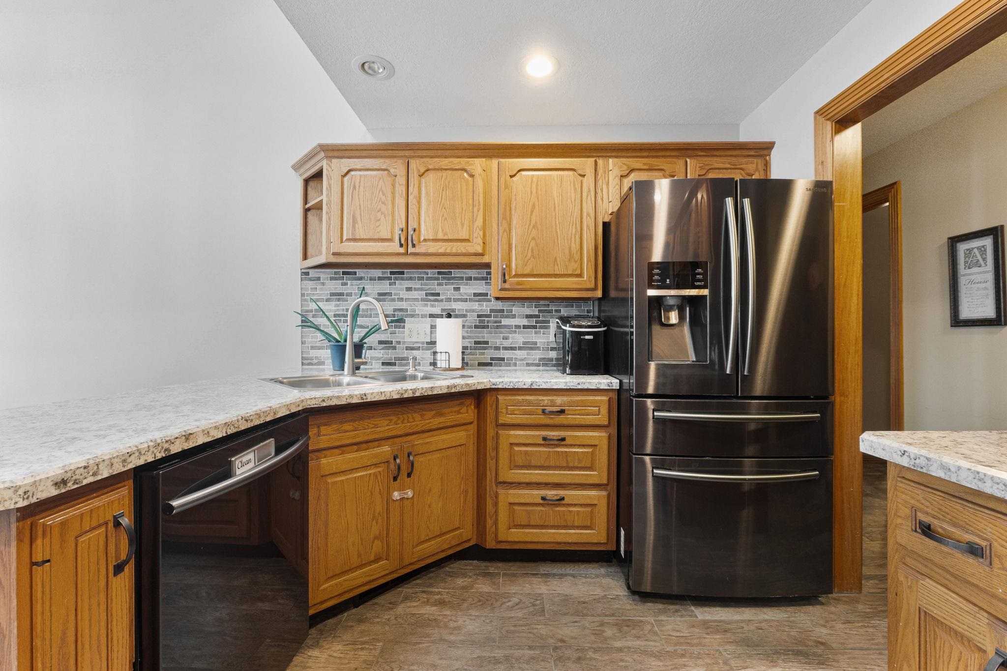 401 Hunters Ridge Auburn, IN 46706 - Photo 10 of 36 Gallery Image 10