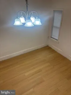 a view of empty room with window