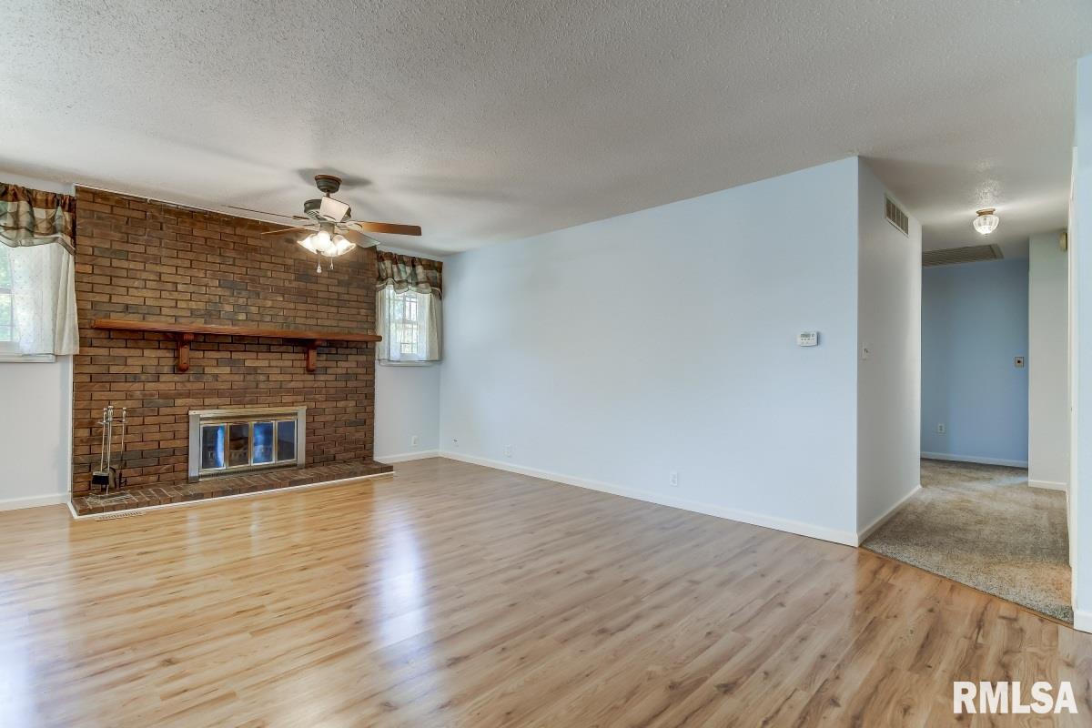 14378 Prairie Trail Athens, IL 62613 - Photo 14 of 39 Gallery Image 14