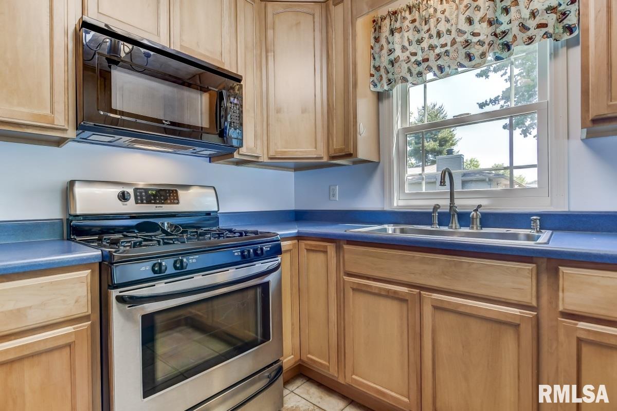 14378 Prairie Trail Athens, IL 62613 - Photo 16 of 39 Gallery Image 16