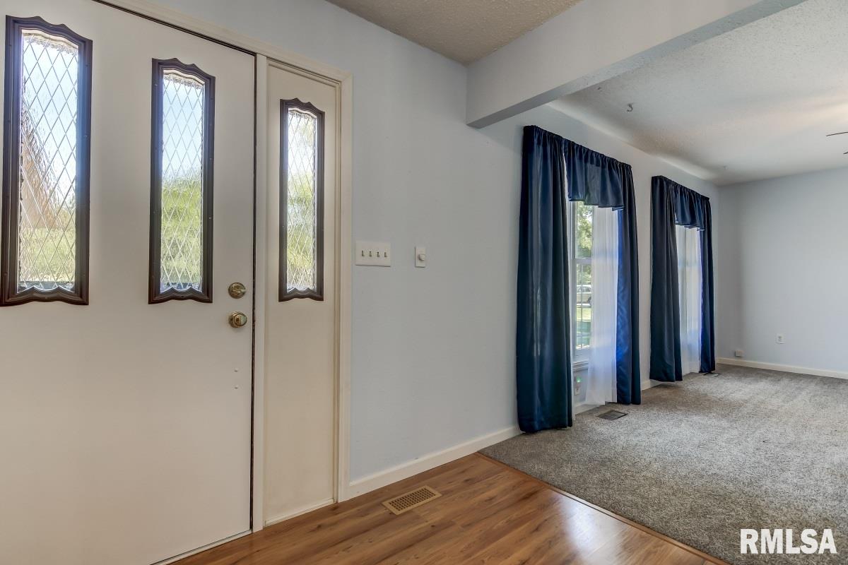 14378 Prairie Trail Athens, IL 62613 - Photo 2 of 39 Gallery Image 2