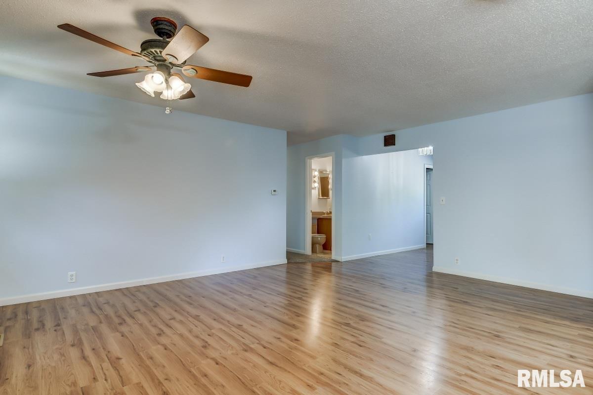 14378 Prairie Trail Athens, IL 62613 - Photo 8 of 39 Gallery Image 8