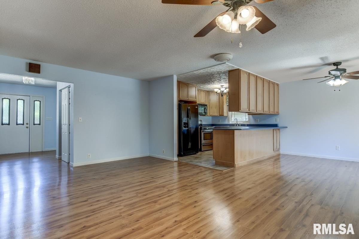 14378 Prairie Trail Athens, IL 62613 - Photo 9 of 39 Gallery Image 9