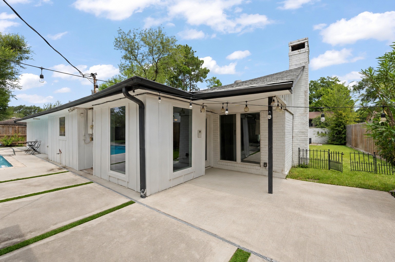 10611 Deerwood Road Houston, TX 77042 - Photo 27 of 35