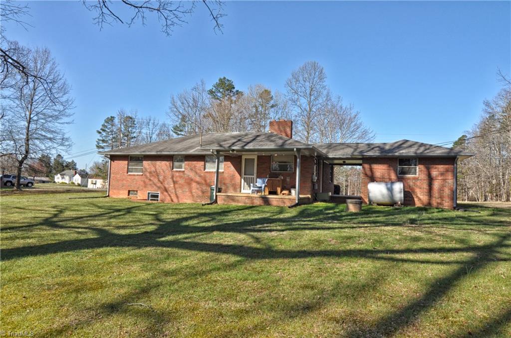 1160 Link Road Lexington, NC 27295 - Photo 4 of 14 Gallery Image 4
