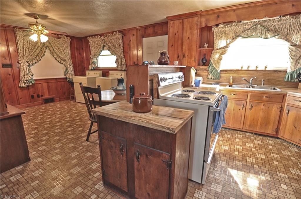 1160 Link Road Lexington, NC 27295 - Photo 8 of 14 Gallery Image 8