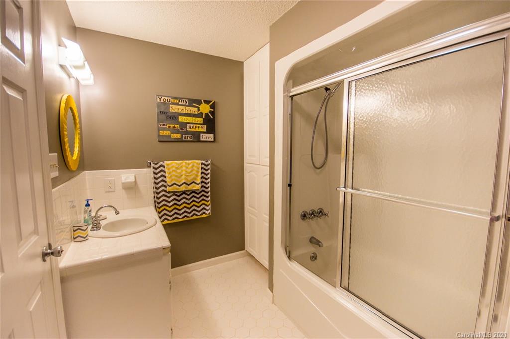483 Bassett Road Union Grove, NC 28689 - Photo 17 of 28 Gallery Image 17