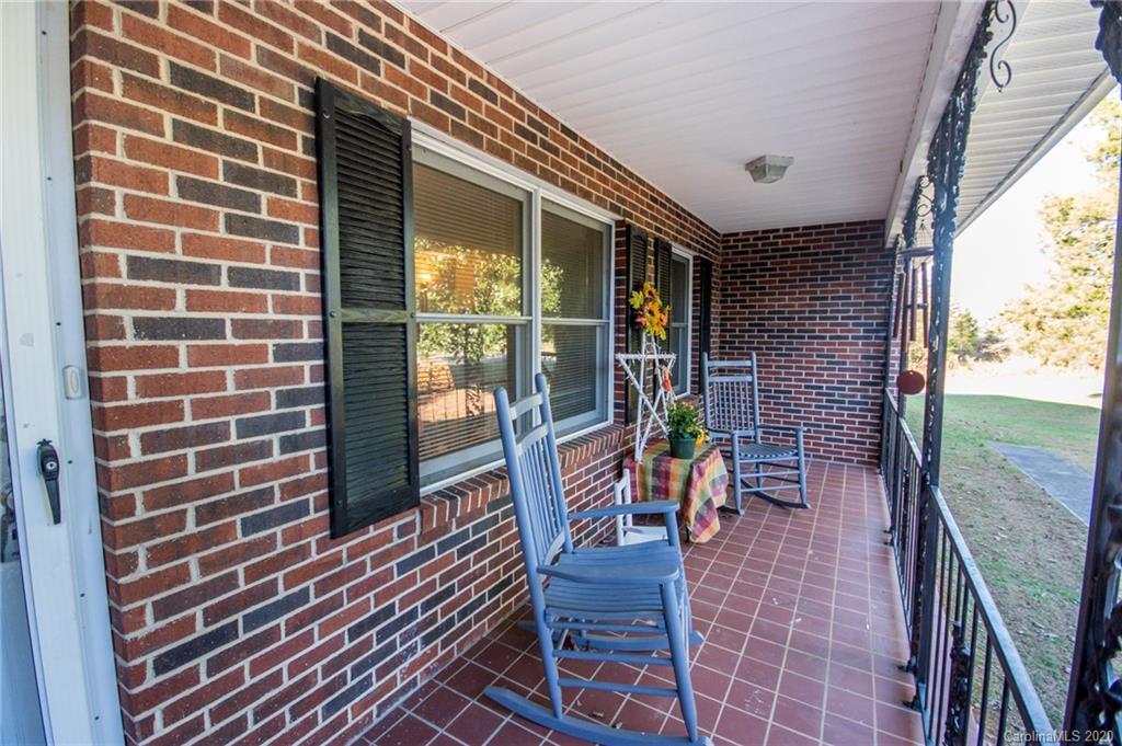483 Bassett Road Union Grove, NC 28689 - Photo 3 of 28 Gallery Image 3