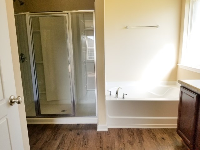 13569 Charmont Way Loxley, AL 36551 - Photo 8 of 26 MASTER BATH