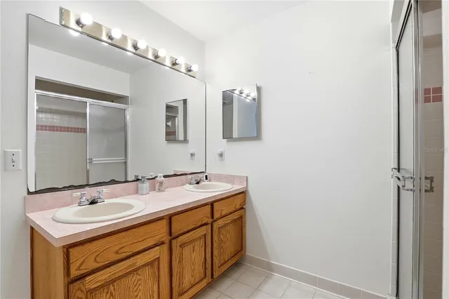 a view of a yard with plants