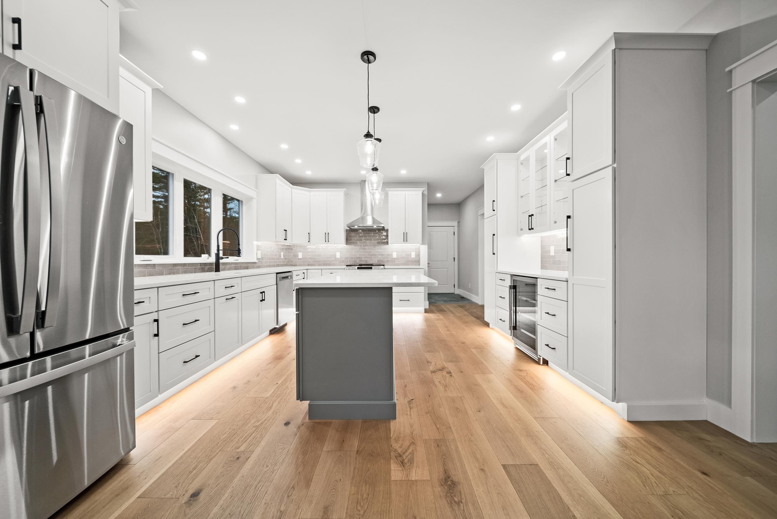 557 Mountain Road Concord, NH 03301 - Photo 2 of 52