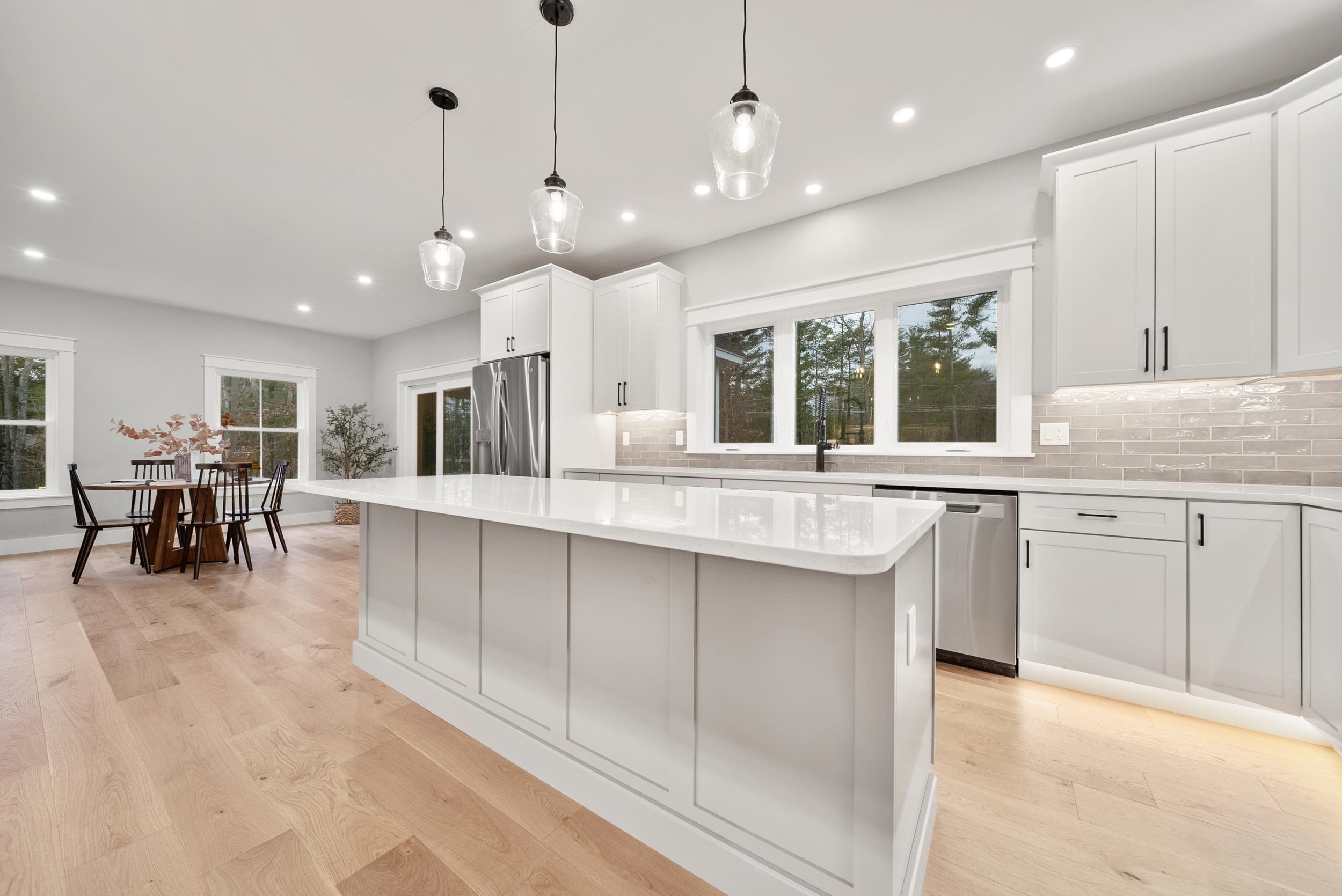 557 Mountain Road Concord, NH 03301 - Photo 3 of 52