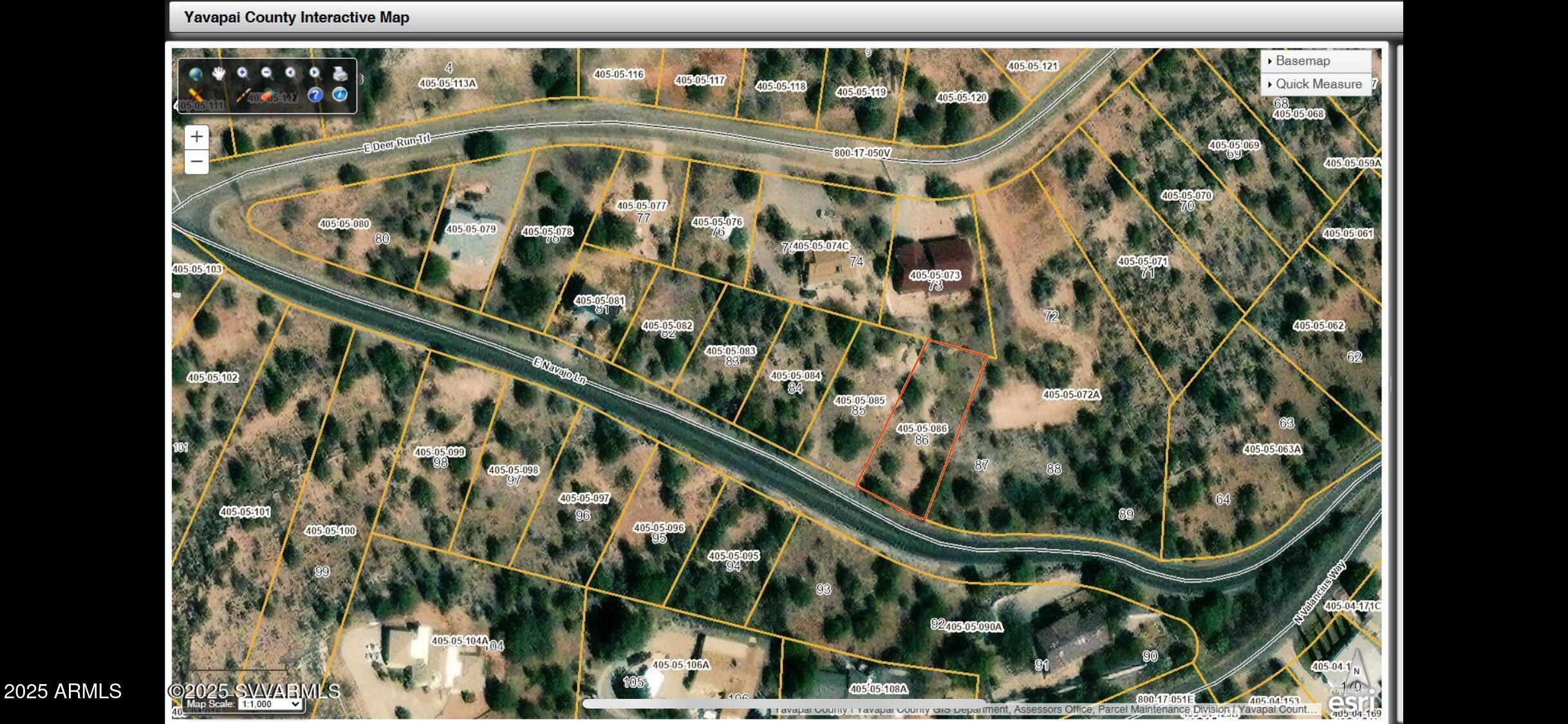 4660 East Navajo Lane, Unit 86 Rimrock, AZ 86335 - Photo 14 of 14 a black and white umbrella in front of a building