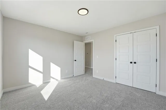 $488,000 | 11112 North Glenwood Avenue, Kansas City, MO 64157