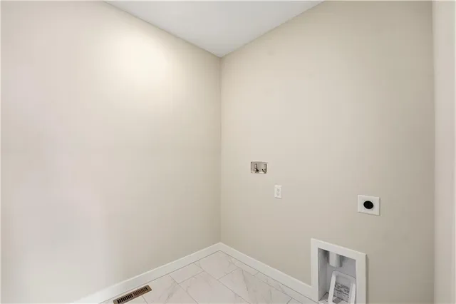 $488,000 | 11112 North Glenwood Avenue, Kansas City, MO 64157