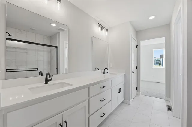 $488,000 | 11112 North Glenwood Avenue, Kansas City, MO 64157