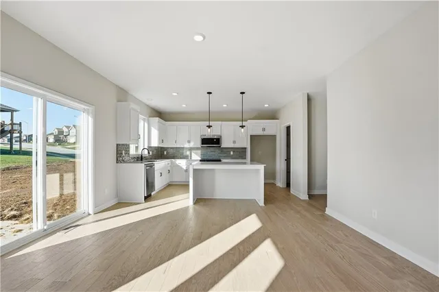 $488,000 | 11112 North Glenwood Avenue, Kansas City, MO 64157