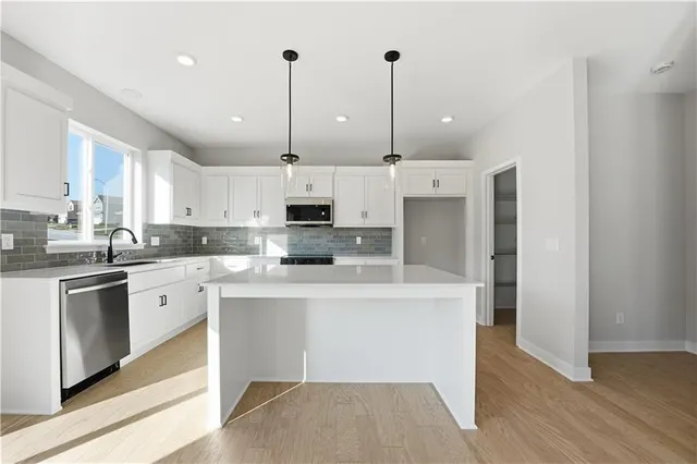 $488,000 | 11112 North Glenwood Avenue, Kansas City, MO 64157