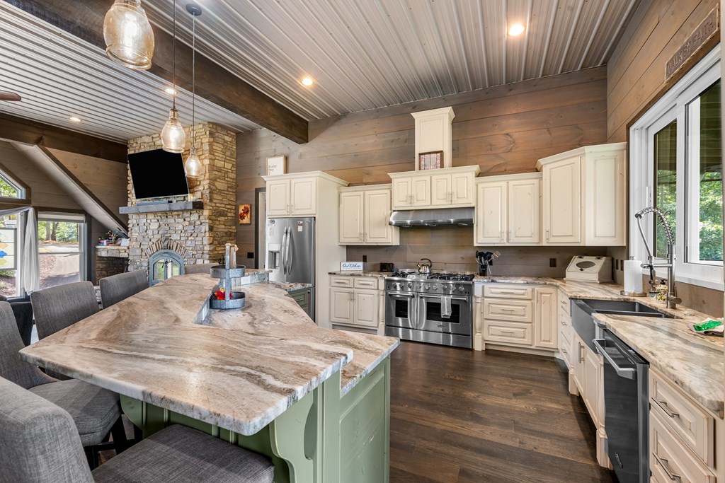 94 Rome Point Blue Ridge, GA 30513 - Photo 24 of 72