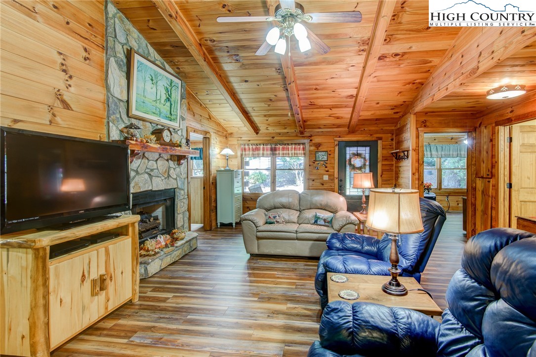 359 Mt Paron Road Deep Gap, NC 28618 - Photo 8 of 38 Gallery Image 8