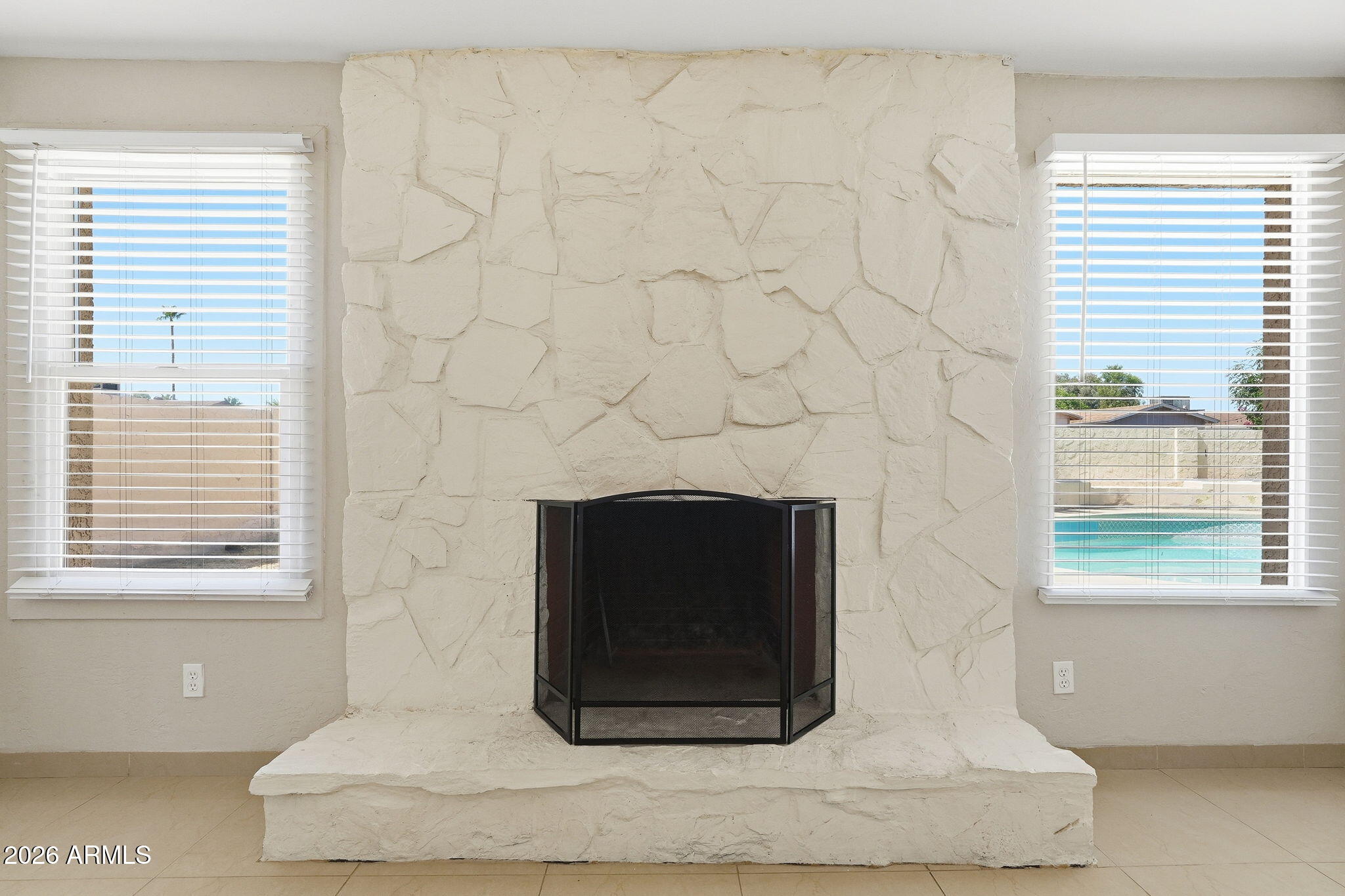 2254 West Wethersfield Road Phoenix, AZ 85029 - Photo 8 of 35 010_ListerPros