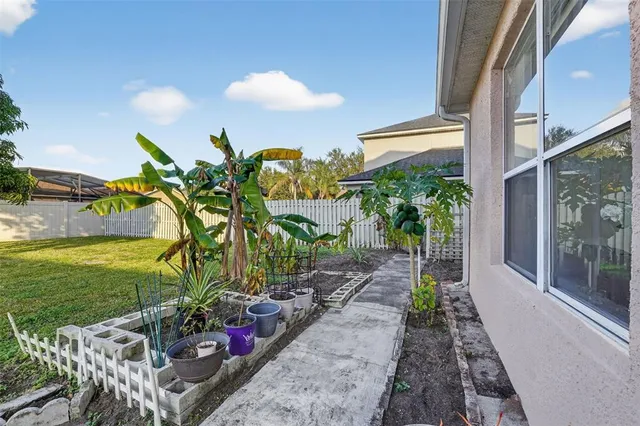 $575,000 | 4921 Casa Vista Drive, Orlando, FL 32837