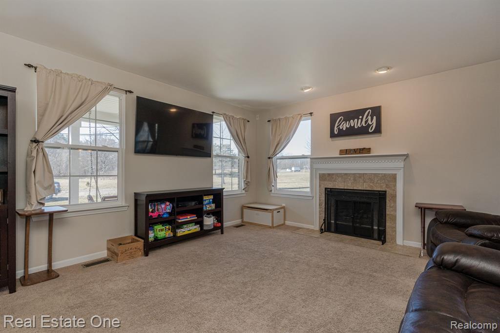 390 Shadywood Road Rochester Hills, MI 48307 - Photo 6 of 38