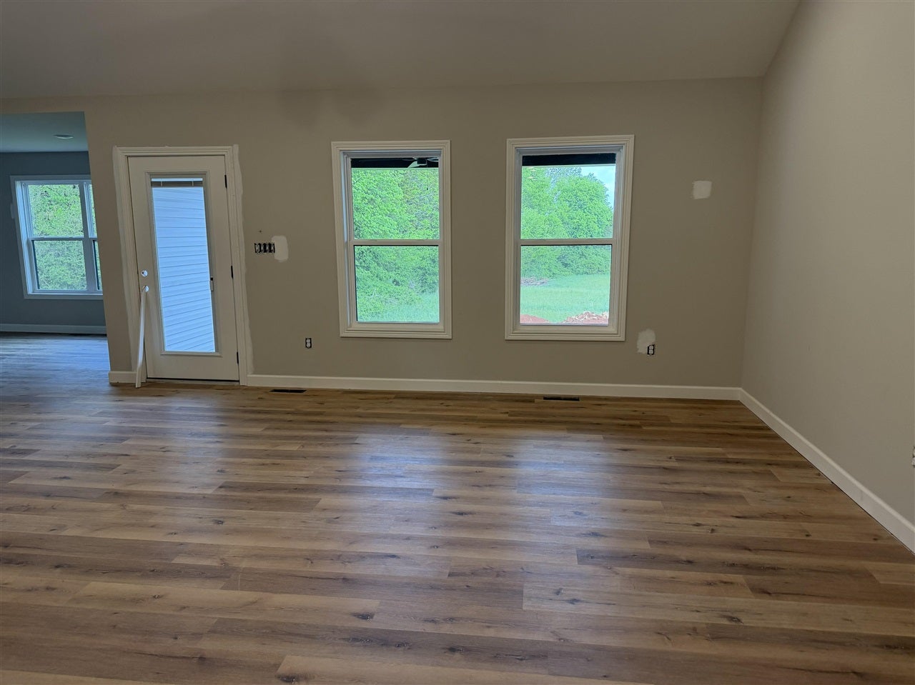 129 Ralph A Young Road Bowling Green, KY 42101 - Photo 2 of 20 Gallery Image 2