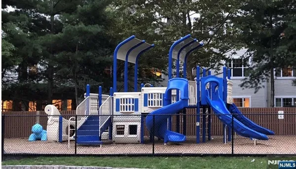 $495,000 | 102 Nelson Court, Unit O102, Edgewater, NJ 07020