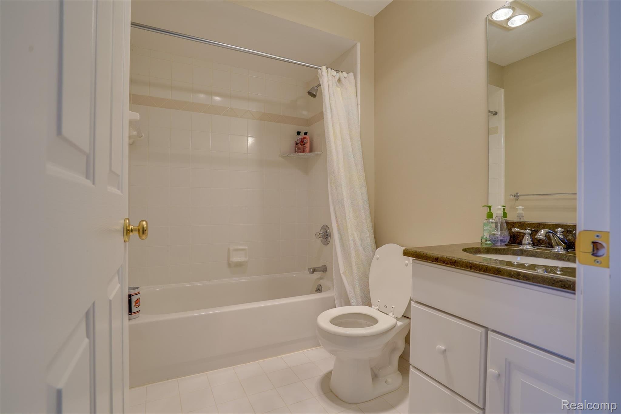 58041 Pheasant Ridge Washington, MI 48094 - Photo 26 of 62 DSC03628HDR.jpg