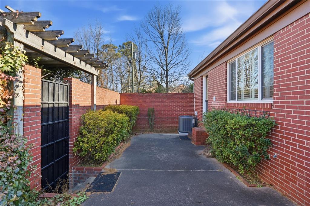 5375 Roswell Road, Unit B1 Sandy Springs, GA 30342 - Photo 23 of 24