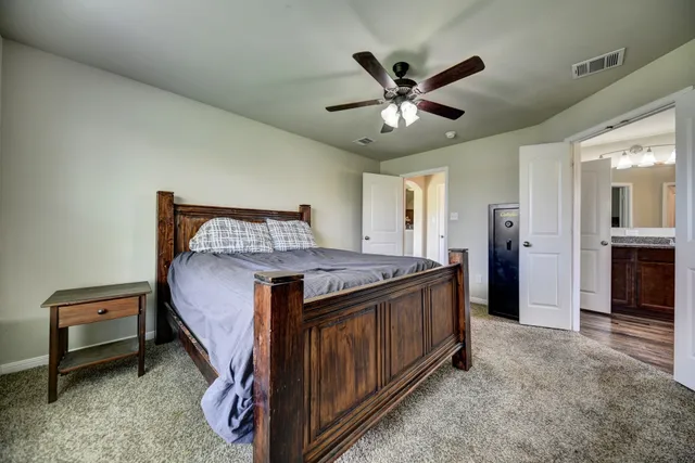 $260,000 | 808 Mockingbird Street, Navasota, TX 77868