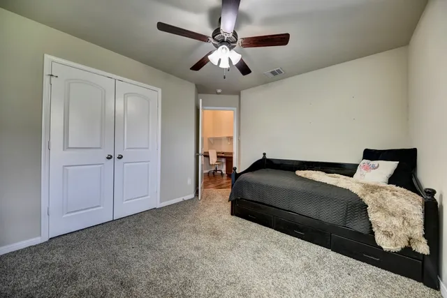 $260,000 | 808 Mockingbird Street, Navasota, TX 77868