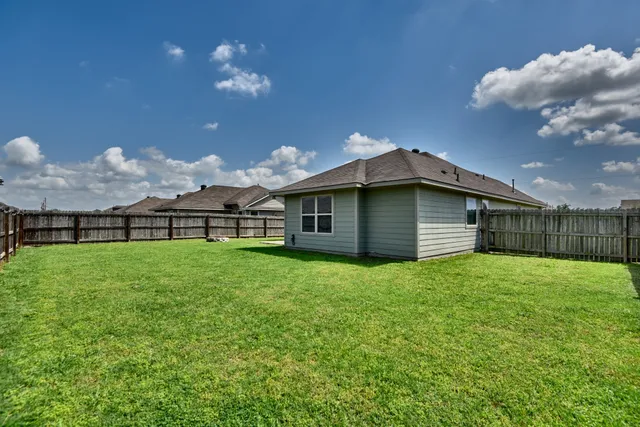 $260,000 | 808 Mockingbird Street, Navasota, TX 77868