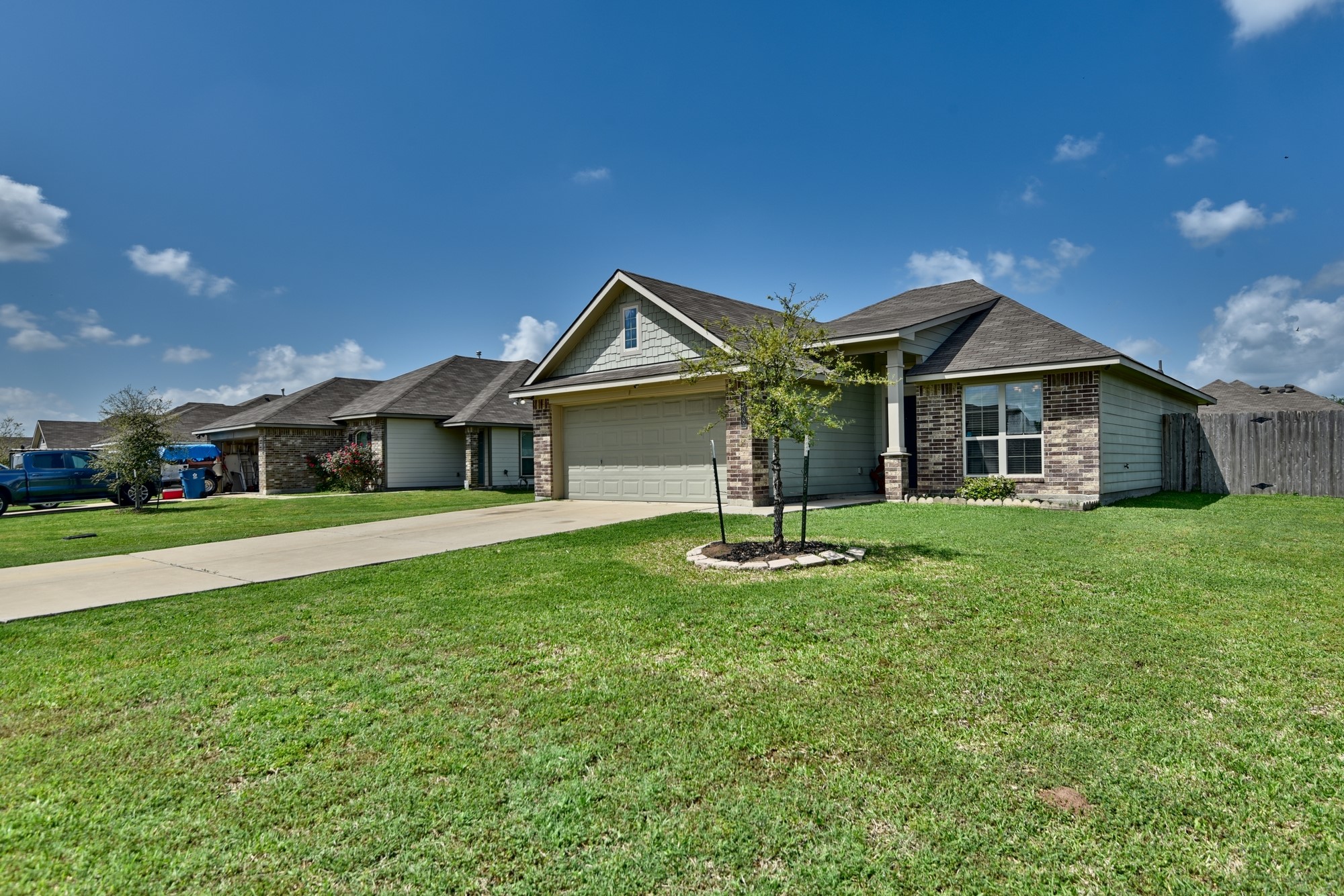 808 Mockingbird Street Navasota, TX 77868 - Photo 4 of 24