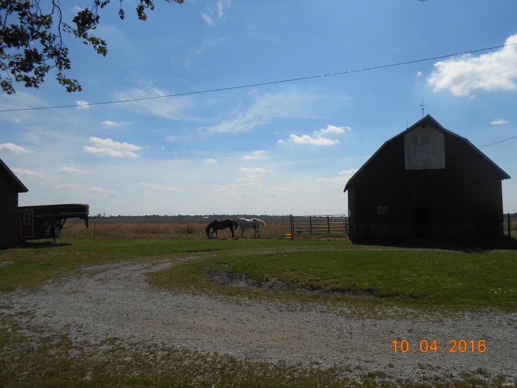 19144 East 18th Road Nokomis, IL 62075 - Photo 5 of 11
