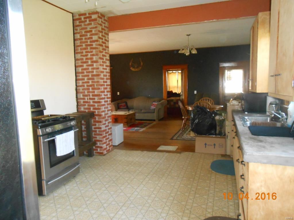 19144 East 18th Road Nokomis, IL 62075 - Photo 7 of 11