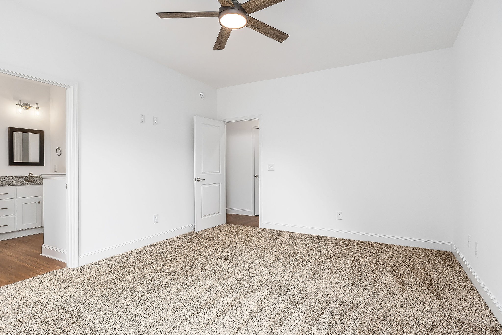 431 Old Morrison Road McMinnville, TN 37110 - Photo 26 of 45 an empty room with a ceiling fan and a window