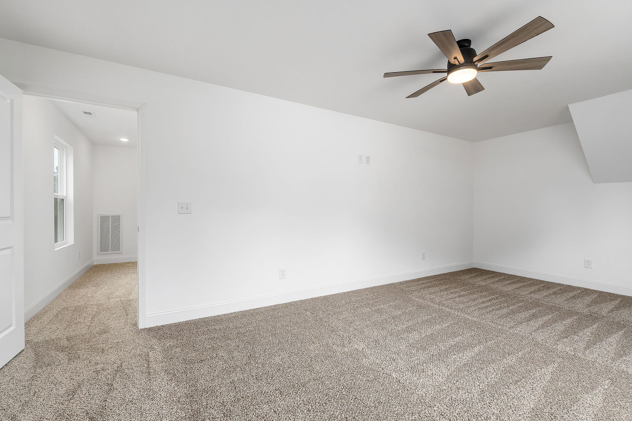 431 Old Morrison Road McMinnville, TN 37110 - Photo 34 of 45 an empty room