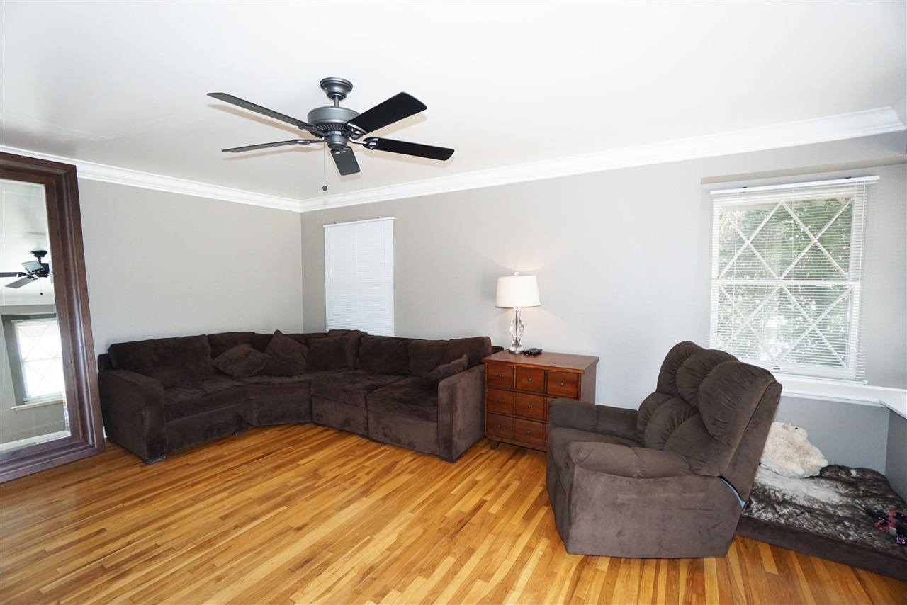 868 Ellen Lane El Cajon, CA 92019 - Photo 5 of 25