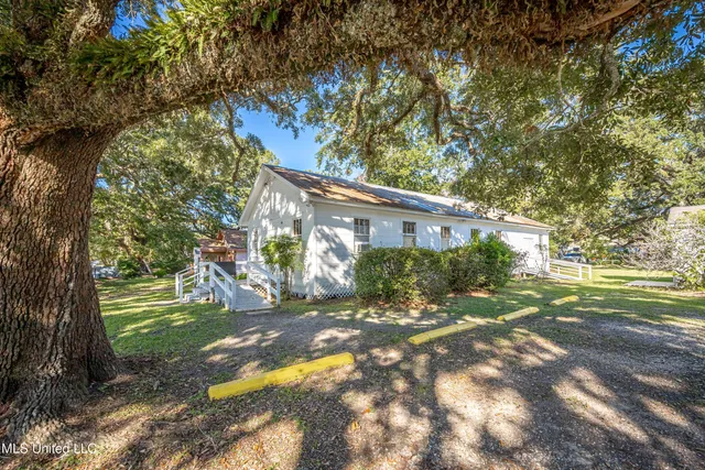 $575,000 | 604 Magnolia Avenue, Ocean Springs, MS 39564