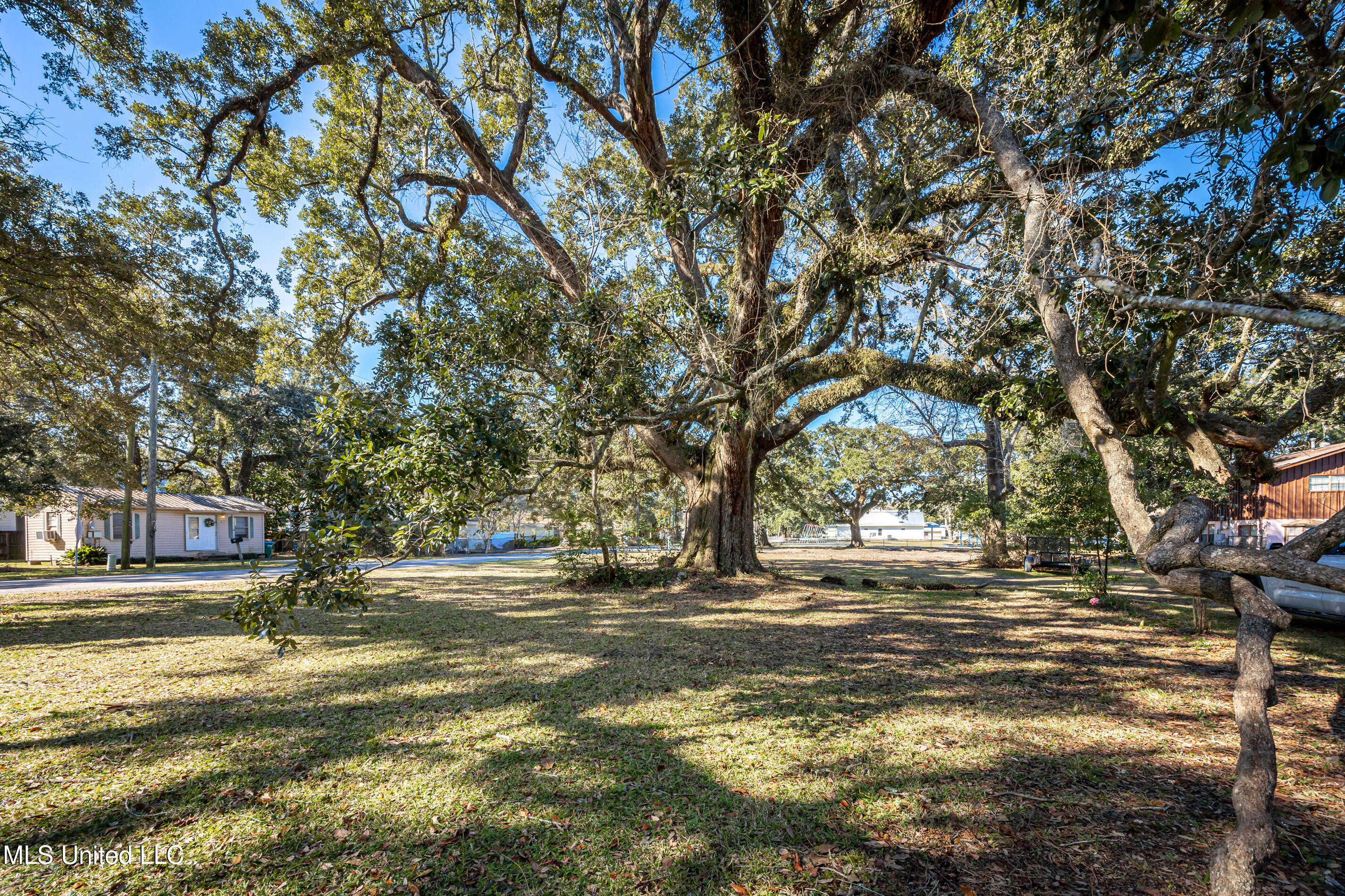 604 Magnolia Avenue Ocean Springs, MS 39564 - Photo 13 of 21 IMG_3981