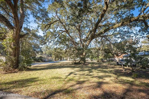 $569,975 | 604 Magnolia Avenue, Ocean Springs, MS 39564