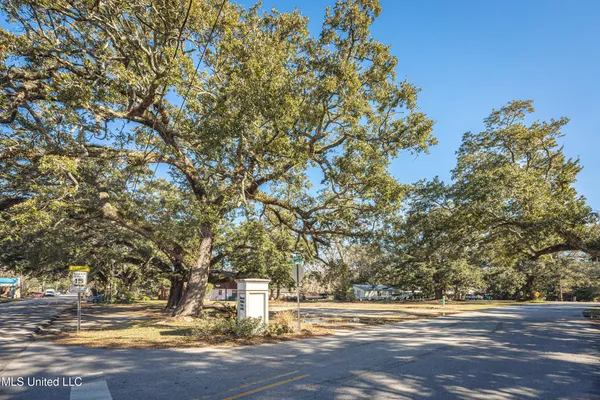 $569,975 | 604 Magnolia Avenue, Ocean Springs, MS 39564