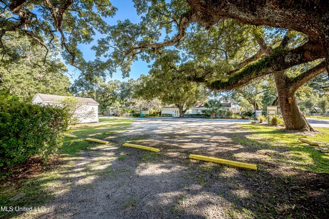 $575,000 | 604 Magnolia Avenue, Ocean Springs, MS 39564