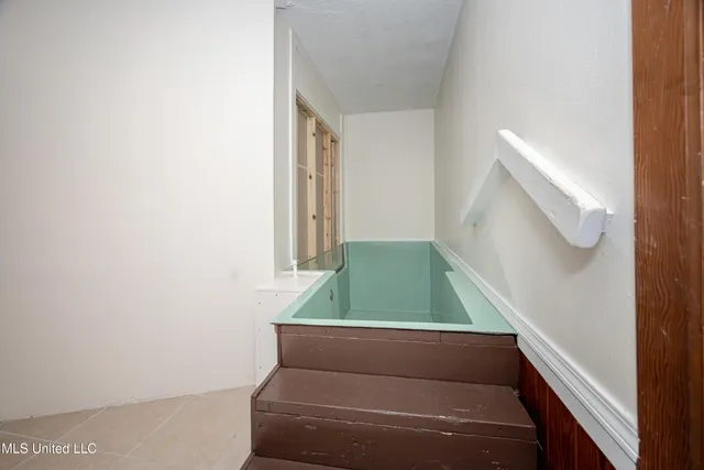 $575,000 | 604 Magnolia Avenue, Ocean Springs, MS 39564