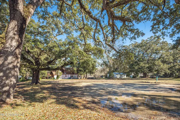 $569,975 | 604 Magnolia Avenue, Ocean Springs, MS 39564