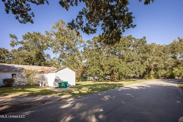 $575,000 | 604 Magnolia Avenue, Ocean Springs, MS 39564