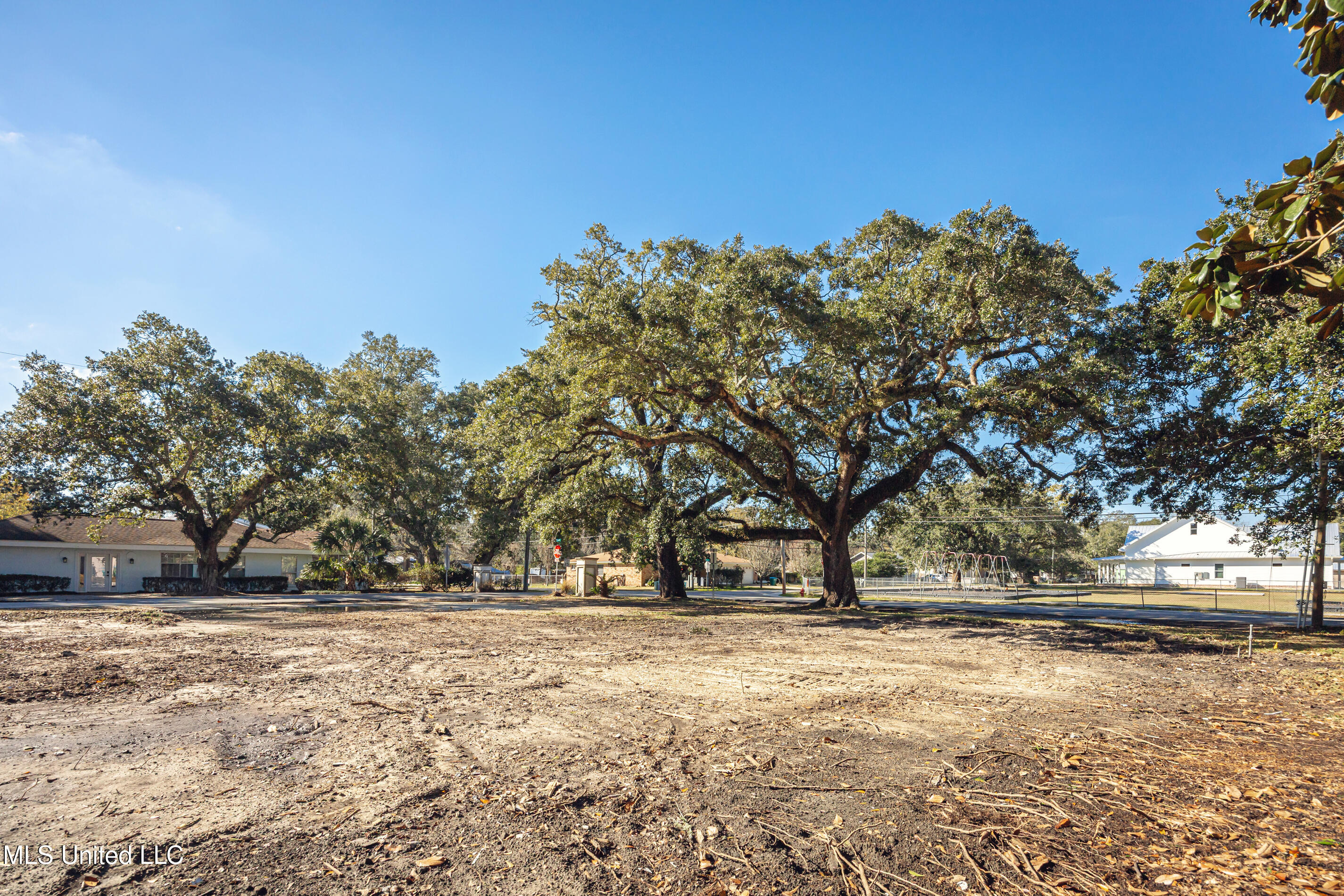 604 Magnolia Avenue Ocean Springs, MS 39564 - Photo 9 of 21 IMG_3971